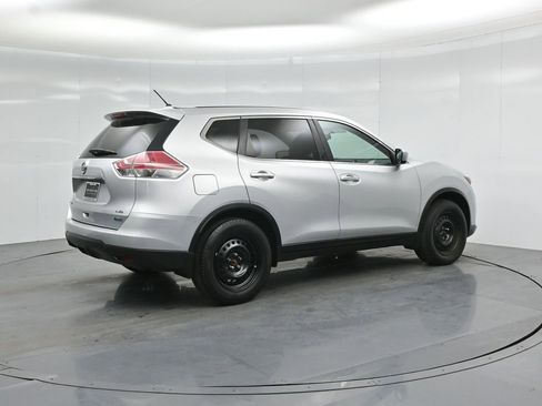 Used 2014 Nissan Rogue S image 25