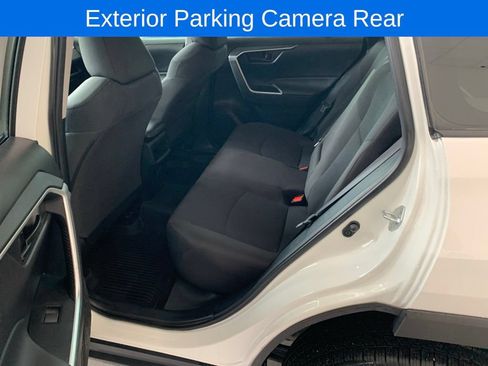 Used 2021 Toyota RAV4 LE AWD/4WD image 10
