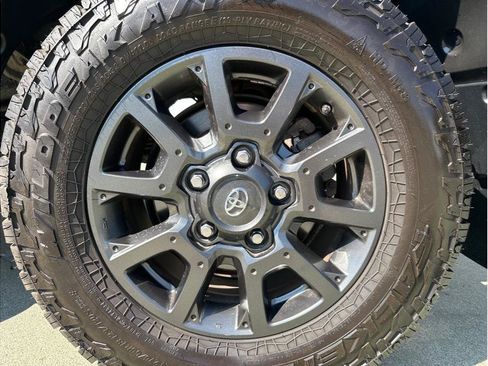 Used 2021 Toyota Tundra SR5 w/ Trail Edition AWD/4WD image 17