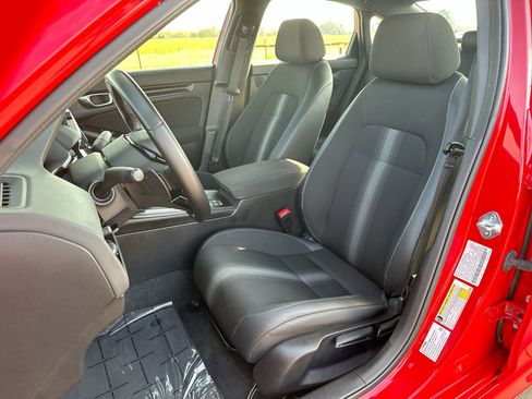 Used 2024 Honda Civic Sport image 11