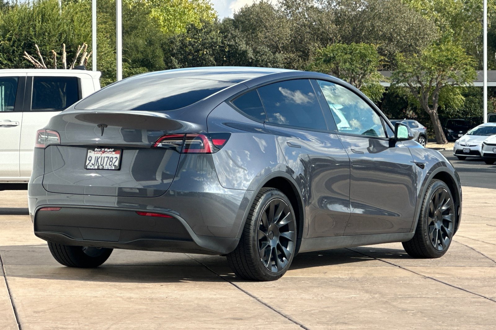 Used 2023 Tesla Model Y Long Range AWD/4WD image 4
