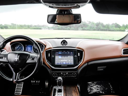 Used 2015 Maserati Ghibli S Q4 AWD/4WD image 17