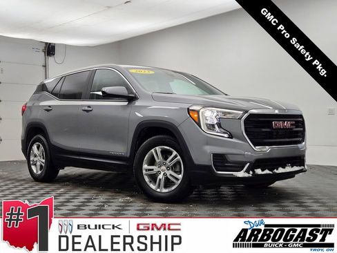 Used 2023 GMC Terrain SLE w/ LPO, Floor Liner Package image 1