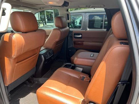 Used 2022 Toyota Sequoia Platinum AWD/4WD image 14