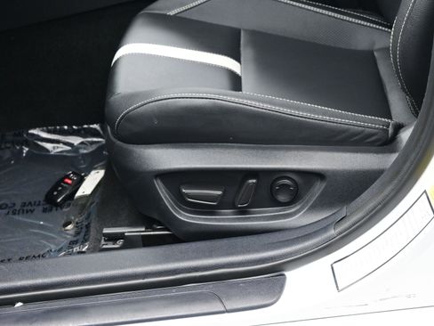 Used 2025 Toyota Camry SE image 11