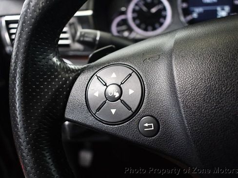 Used 2010 Mercedes-Benz E 550 4MATIC Sedan image 35