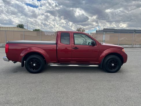 Used 2018 Nissan Frontier SV w/ Value Truck Package AWD/4WD image 2