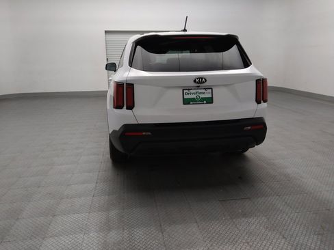 Used 2021 Kia Sorento LX FWD image 6
