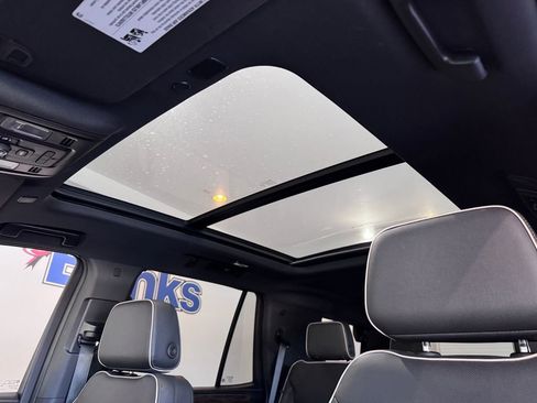 Used 2023 Chevrolet Tahoe Premier w/ Premium Package image 25