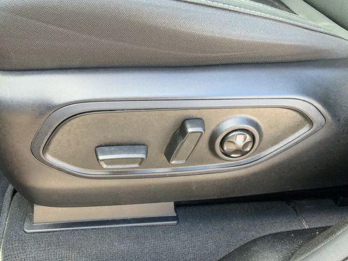 Used 2025 Jeep Grand Cherokee Laredo X RWD image 18