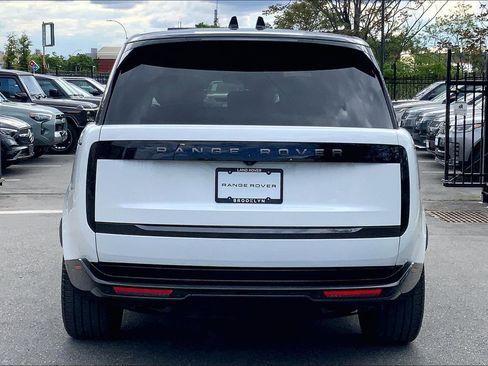 Certified 2024 Land Rover Range Rover Long Wheelbase Autobiography AWD/4WD image 4