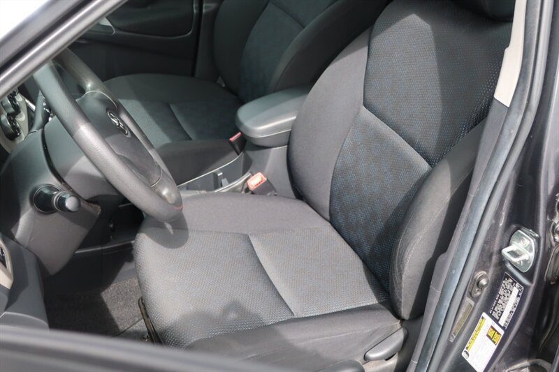 Used 2010 Toyota Matrix w/ PWR Pkg FWD image 12