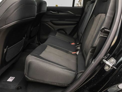 New 2025 Jeep Grand Cherokee Laredo X image 13