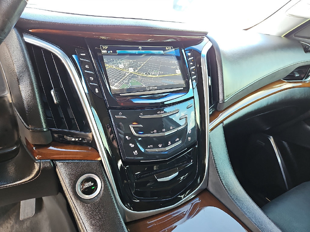 Used 2018 Cadillac Escalade ESV Premium Luxury AWD/4WD image 24