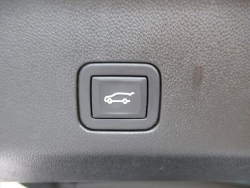 Used 2023 Cadillac Escalade Premium Luxury Platinum w/ LPO, Floor Liner Package image 39