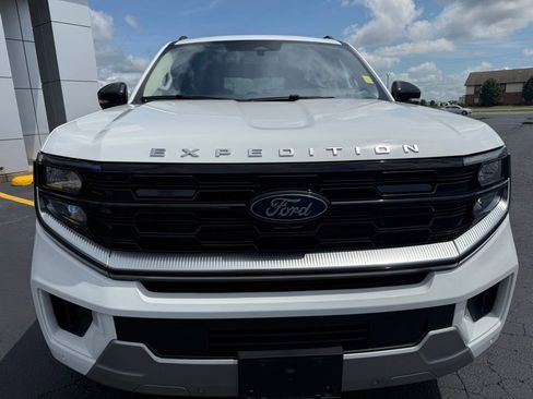 Used 2025 Ford Expedition Platinum AWD/4WD image 10