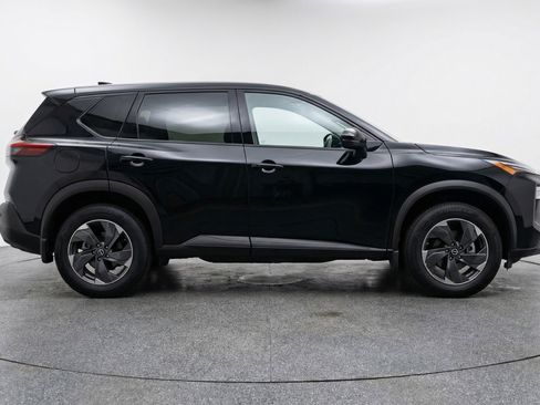 Used 2025 Nissan Rogue SV AWD/4WD image 11