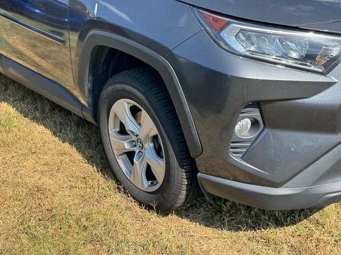 Used 2019 Toyota RAV4 XLE w/ Convenience Package AWD/4WD image 8
