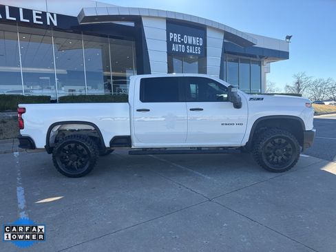 Used 2022 Chevrolet Silverado 2500 Custom w/ Custom Value Package image 2