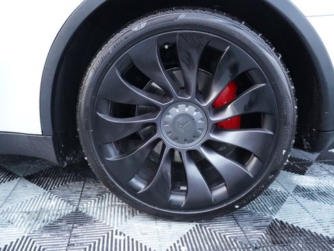 Used 2020 Tesla Model Y Performance image 26