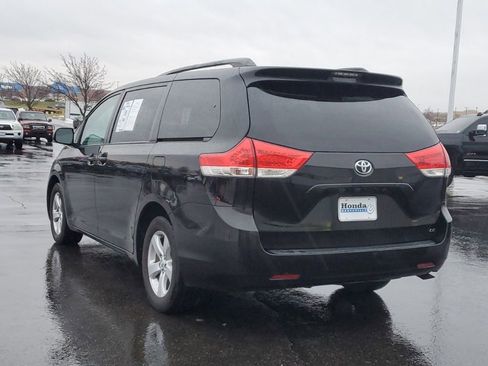 Used 2011 Toyota Sienna LE image 5
