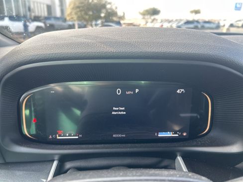 Used 2023 Jeep Wagoneer Base w/ Premium Group I image 14