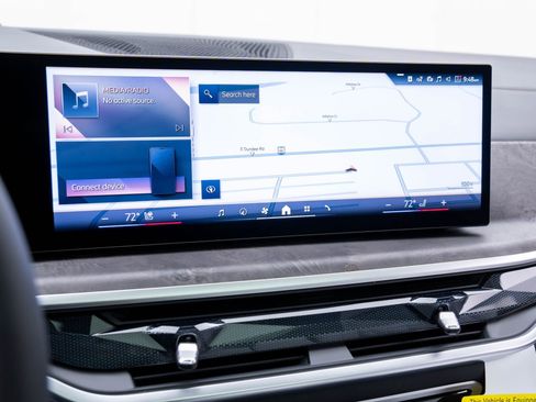 Certified 2025 BMW X7 xDrive40i w/ M Sport Package image 24