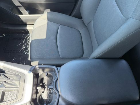 Used 2025 Toyota RAV4 XLE FWD image 14