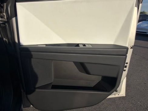 Used 2024 Tesla Cybertruck AWD Crew Cab image 12