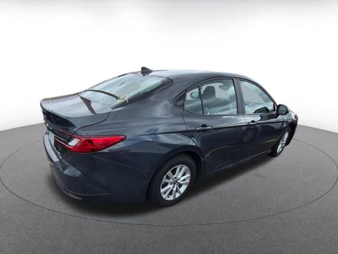 Used 2025 Toyota Camry LE image 7