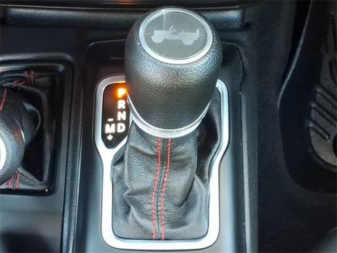 Certified 2022 Jeep Wrangler Unlimited Rubicon w/ Cold Weather Group image 19