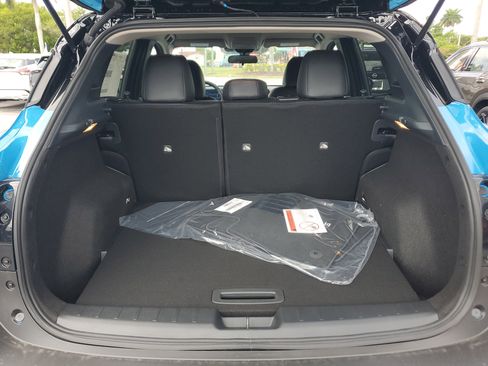 New 2025 Nissan Kicks SR image 9