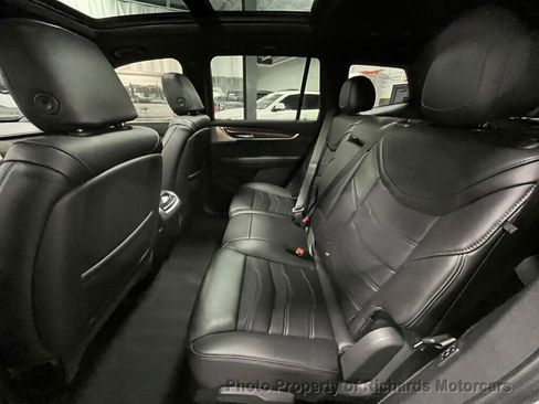 Used 2024 Cadillac XT6 Sport w/ LPO, ONYX Package image 23