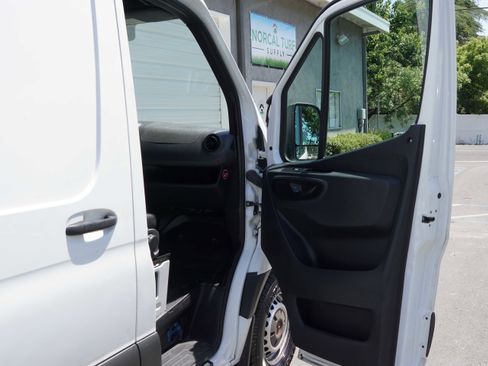 Used 2019 Mercedes-Benz Sprinter 170 image 19