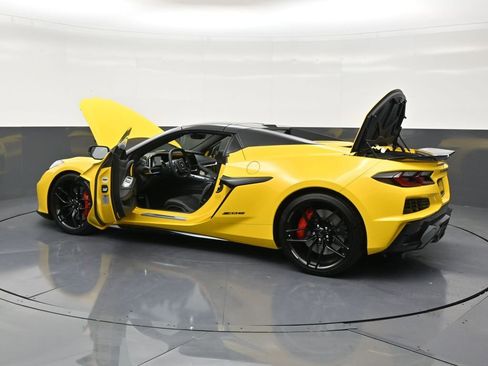 Used 2026 Chevrolet Corvette Z06 RWD image 31