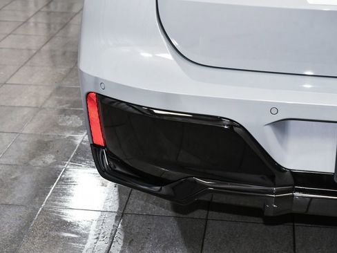 Used 2024 BMW i7 xDrive60 image 85