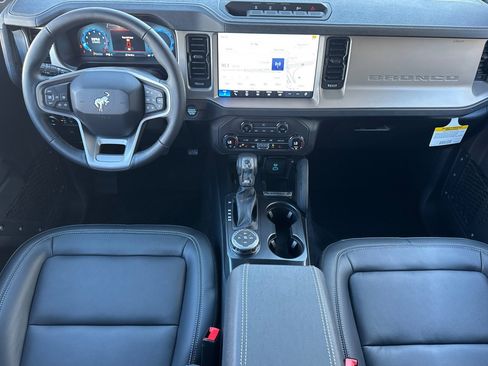 New 2025 Ford Bronco Outer Banks w/ Sasquatch Package image 12