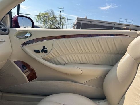 Used 2009 Mercedes-Benz CLK 350 Cabriolet image 30