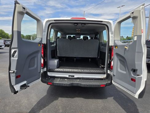 Used 2018 Ford Transit 150 XL RWD image 25