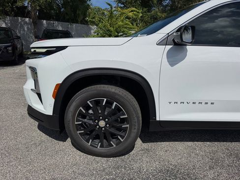 New 2026 Chevrolet Traverse LT w/ Enhanced Driving Package image 11