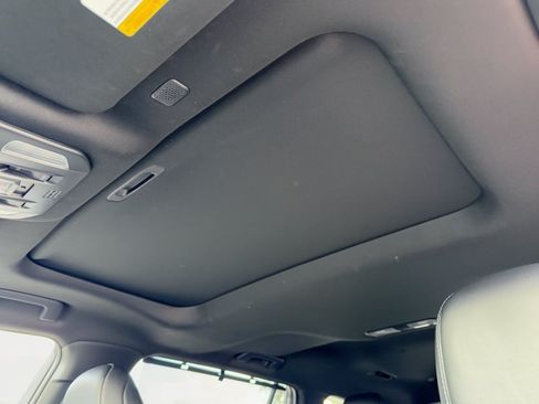 Used 2022 Toyota Highlander XSE FWD image 27