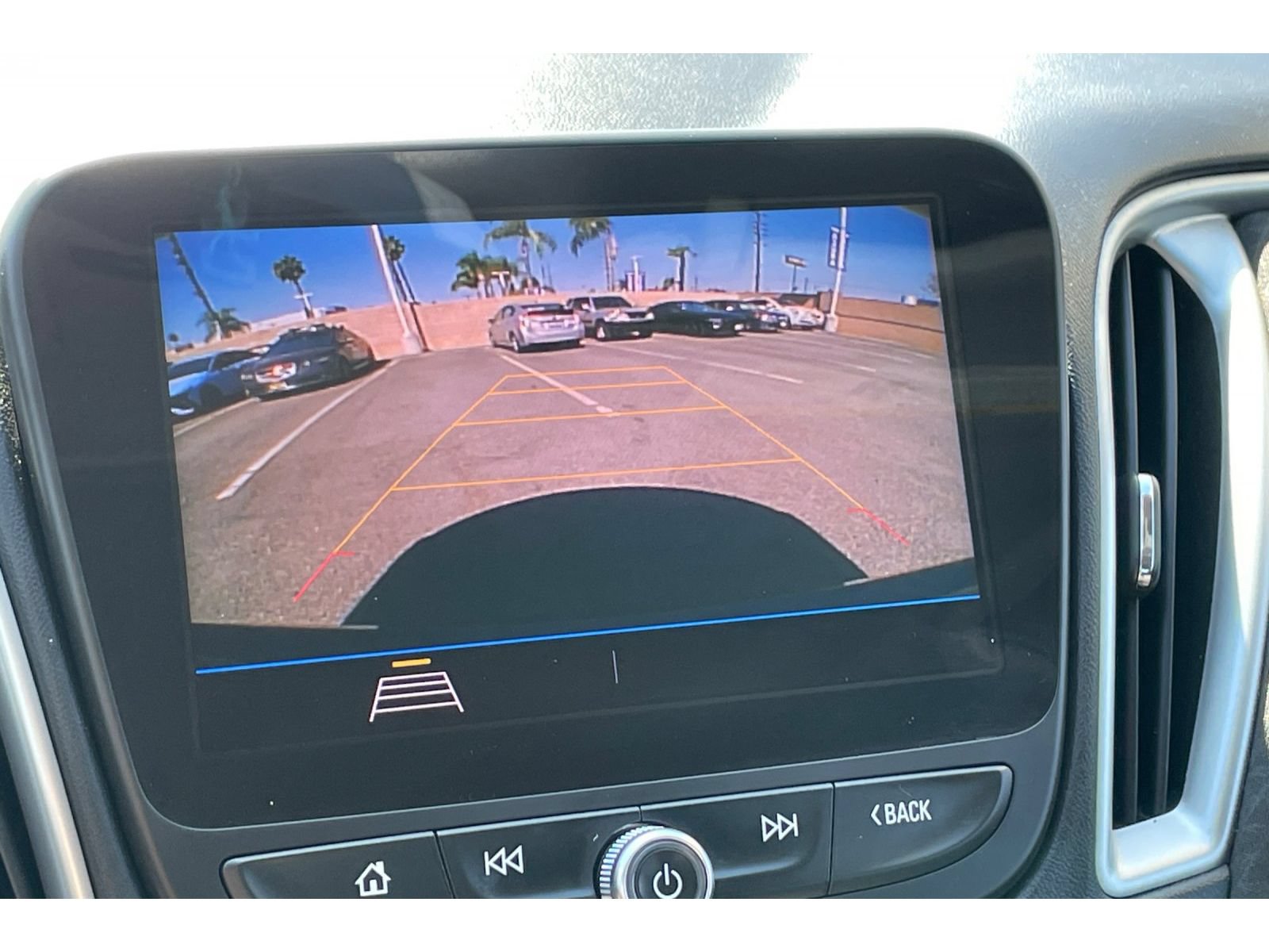 Used 2020 Chevrolet Malibu LS FWD image 24