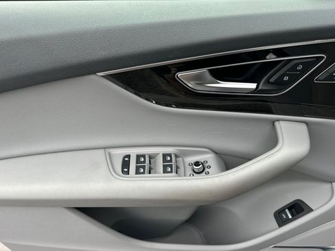 Used 2019 Audi Q7 3.0T Premium Plus image 11