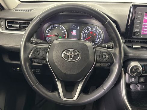 Used 2020 Toyota RAV4 XLE Premium image 25