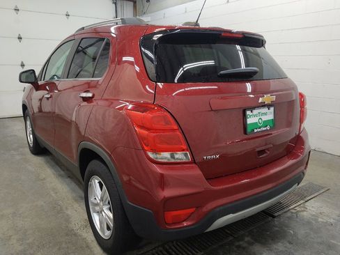 Used 2018 Chevrolet Trax LT w/ LT Convenience Package FWD image 5