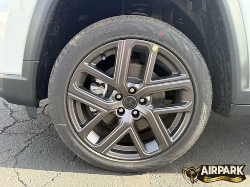 New 2026 Jeep Compass Limited w/ Sun, Sound & Navigation Group image 10