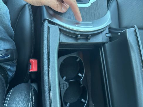 Used 2019 Mercedes-Benz C 300 Sedan image 38