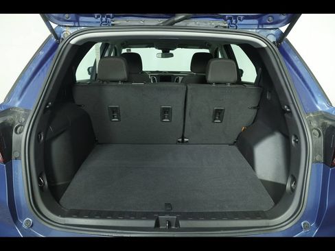 Used 2024 Chevrolet Equinox LS w/ Driver Confidence II Package FWD image 17