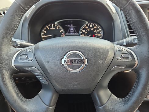 Used 2019 Nissan Pathfinder SL AWD/4WD image 24