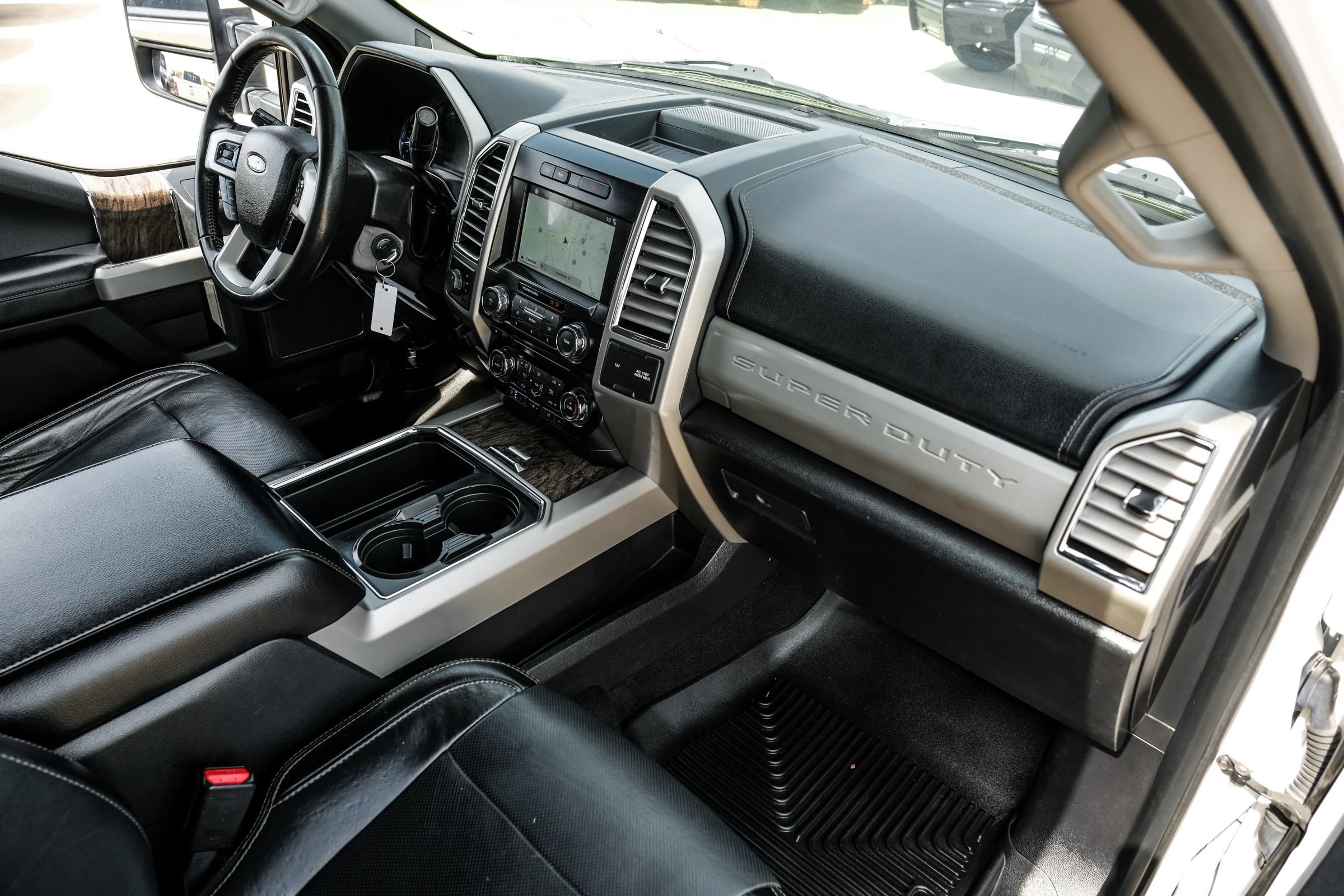 Used 2017 Ford F350 Lariat w/ Lariat Value Package AWD/4WD image 16